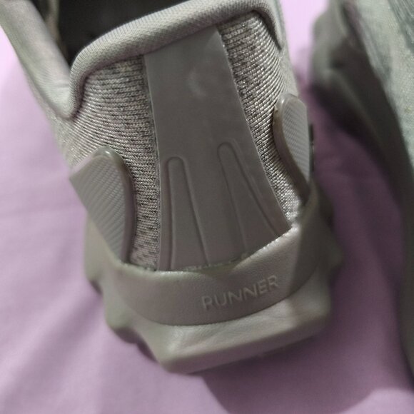 Alo Yoga Casual Durable Sports Shoes - Picture 3 of 7